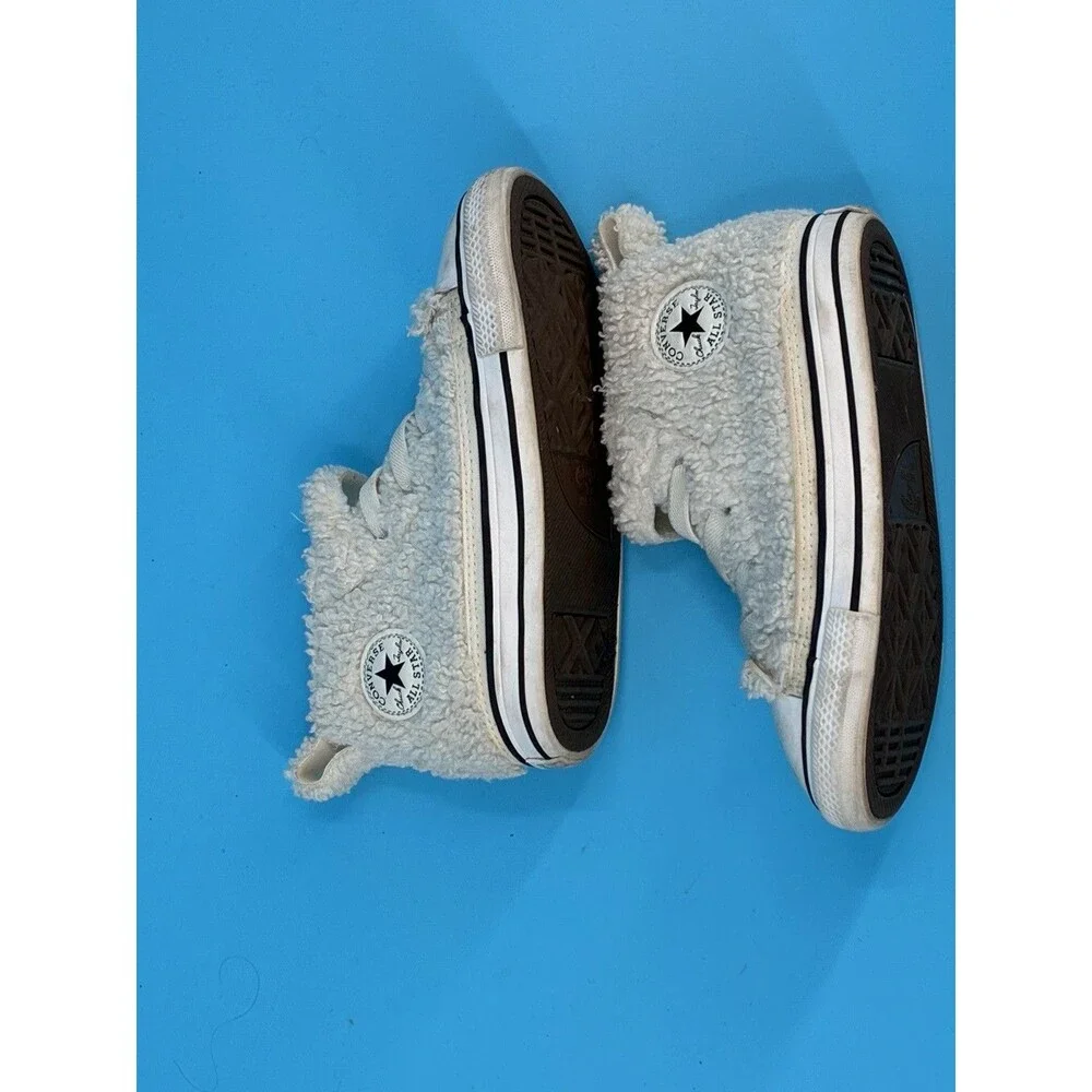 Converse Chuck Taylor Teddy Bear Sherpa Kids Size 10 High Top A07960C Cute! T D